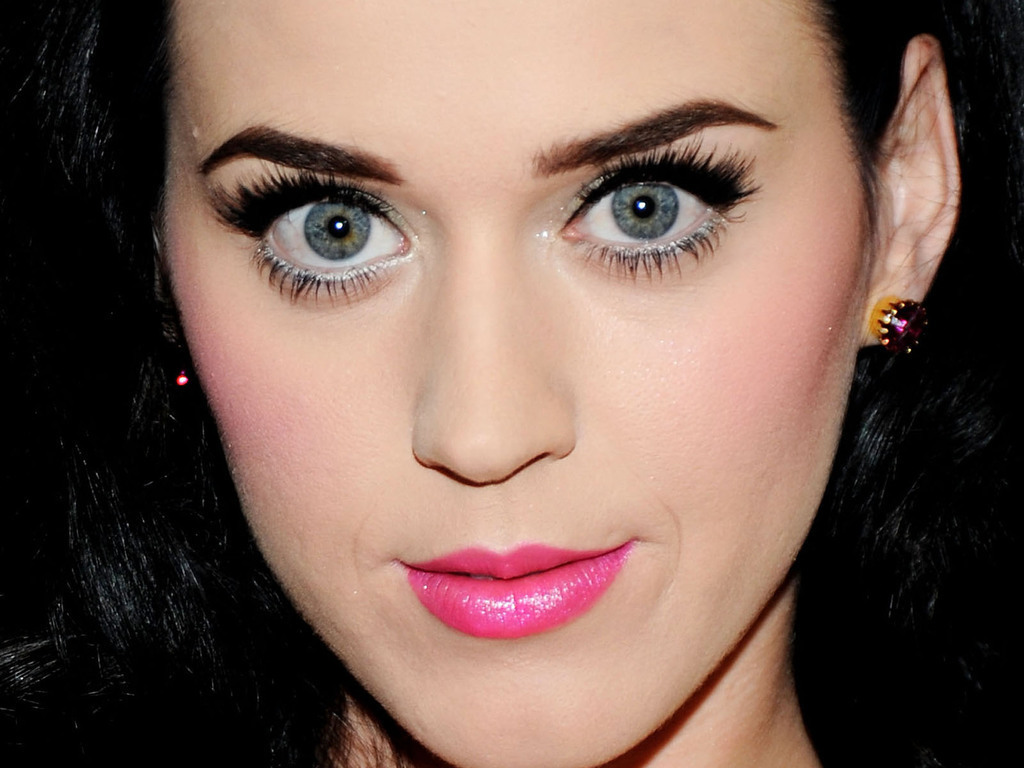 Katy Perry's Blue Hair: Singer Debuts New Look on Instagram - wide 3