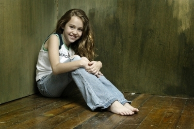 Childhood Pictures of Celebrities Actors Actress: Miley 