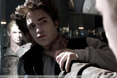 Edward Cullen - Robert Pattison<3
