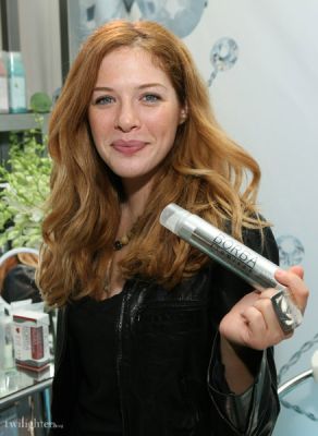 Rachelle Lafevre in Access Hollywood - Things You Must...