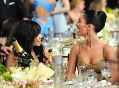 Vanessa & Megan @ 2009 Golden Globes - Inside 