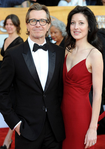 Gary with wife Alex at The Screen Actor's Guild awards 2009