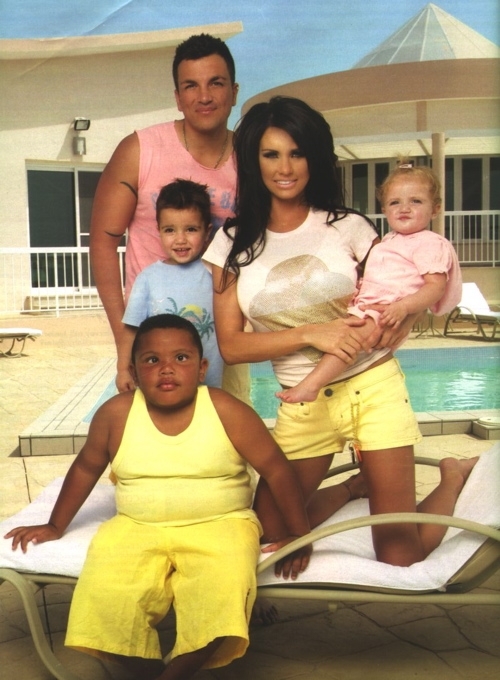 Katie-Price-Peter-Andre-family-katie-price-and-peter-andre-3928972-500-680.jpg