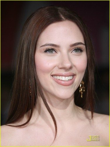 Scarlett @ The Premiere of He's Not That Into You