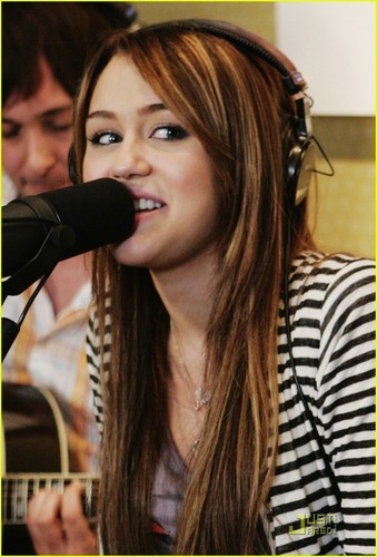  Miley @ Radio Disney