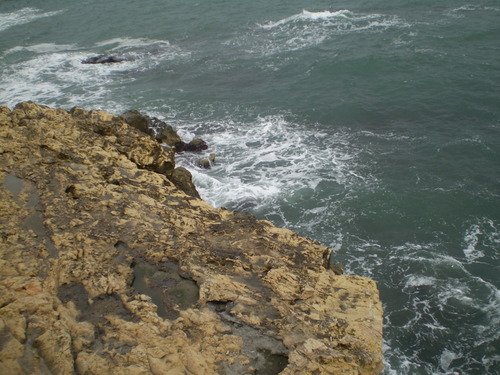  Rocky sea