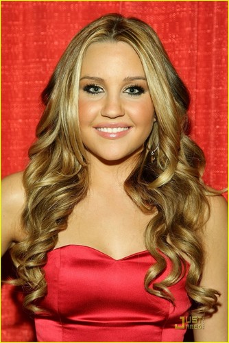 Amanda Bynes @ Heart Truth Red Dress Collection 2009 fashion show 