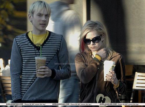  Evan & Avril Lavigne