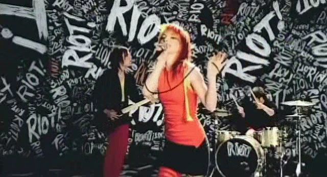 Paramore-Misery Business (Live) mp3
