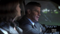 4x09 - "The Con Man in the Meth Lab" - booth-and-bones screencap