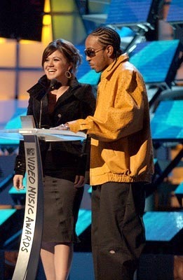 1 & Kelly Clarkson @ 2003 MTV Movie Awards