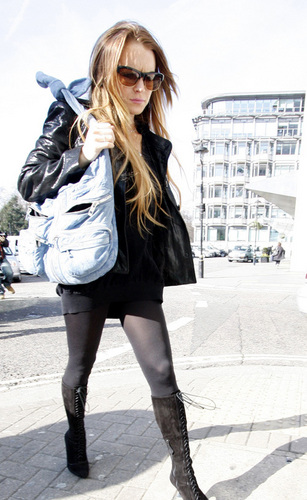  Lindsay with Sam Shopping in London