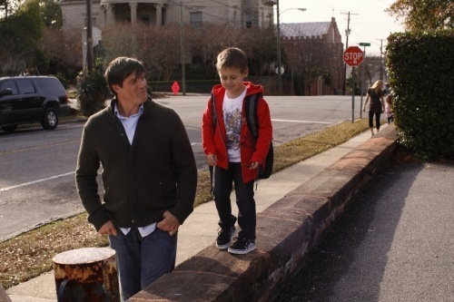 http://images2.fanpop.com/images/photos/4500000/dan-and-jamie-one-tree-hill-dads-4572893-500-333.jpg