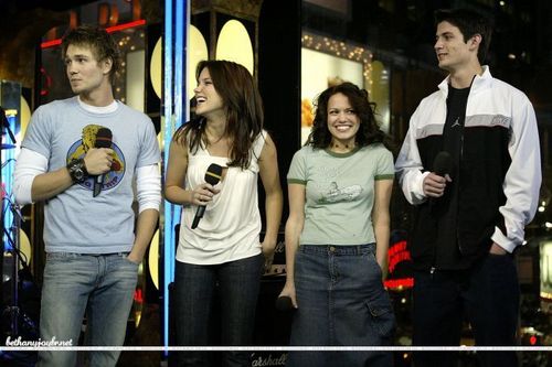  01-16-2004: MTV's Total Request Live <3