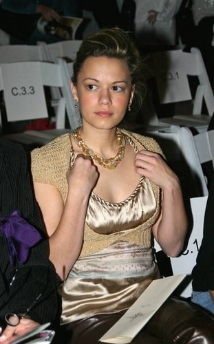  02-06-2005: Olympus Fashion Week: Tracy Reese <3