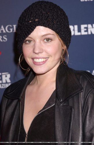 Agnes Bruckner: 2003 'The American Eagle Outfitters' Opening Party 