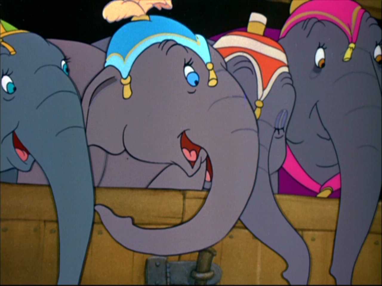 Dumbo-classic-disney-4612133-1280-960.jpg