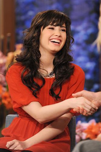  Demi on The Morning tunjuk with Mike and Juliet