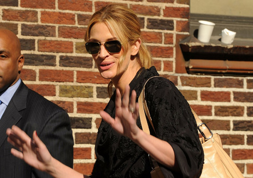  Julia Roberts visits "Late tampil with David Letterman March 17th 2009