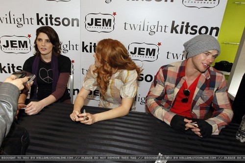  Kitson Hosts Special "Twilight" DVD Release Party