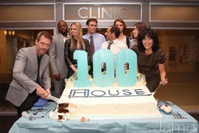  Party because of 100th episode of House - Lisa