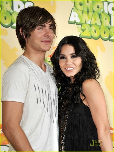  Vanessa @ 2009 Kids Choice Awards