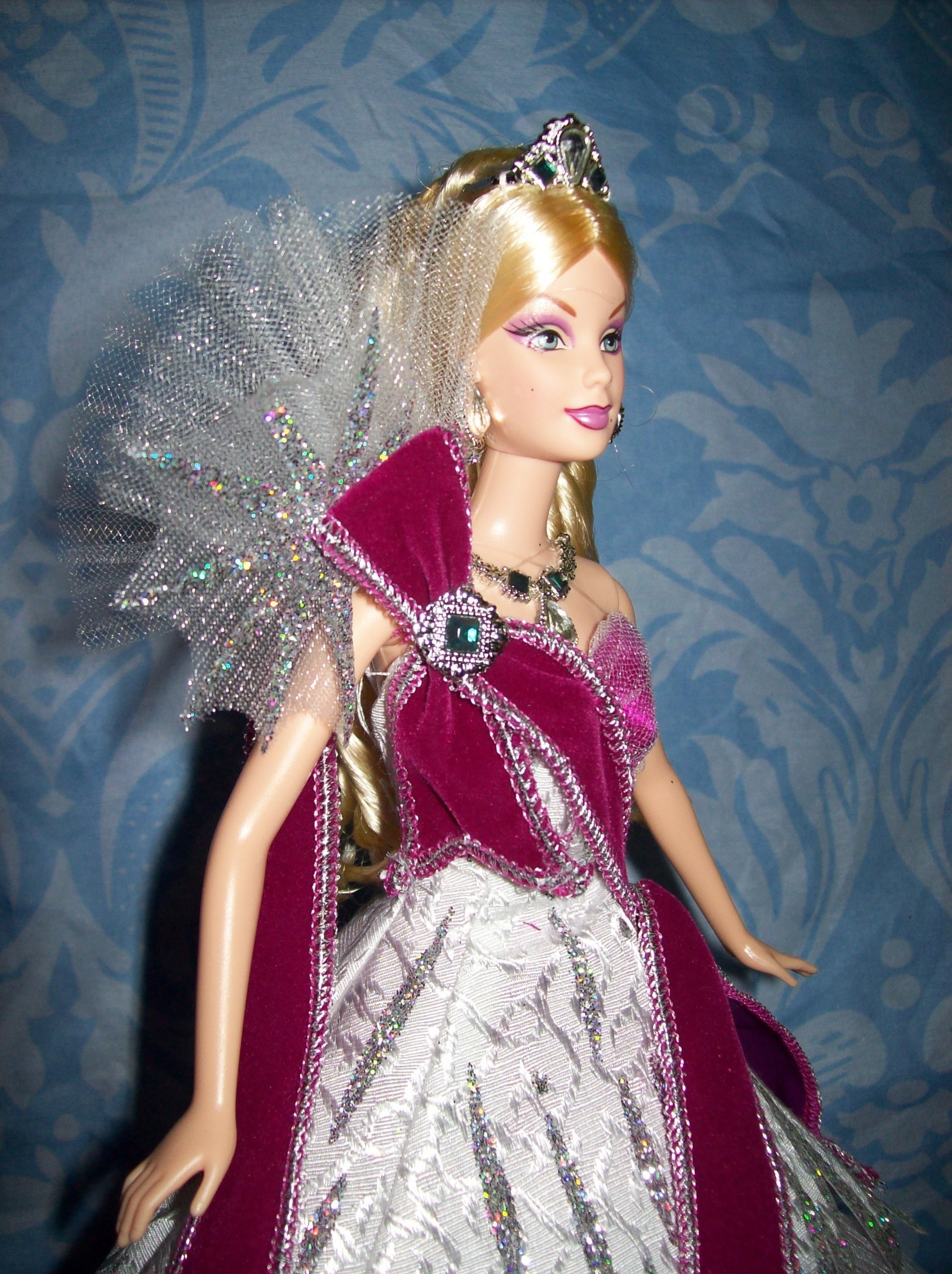 barbie holiday 2005