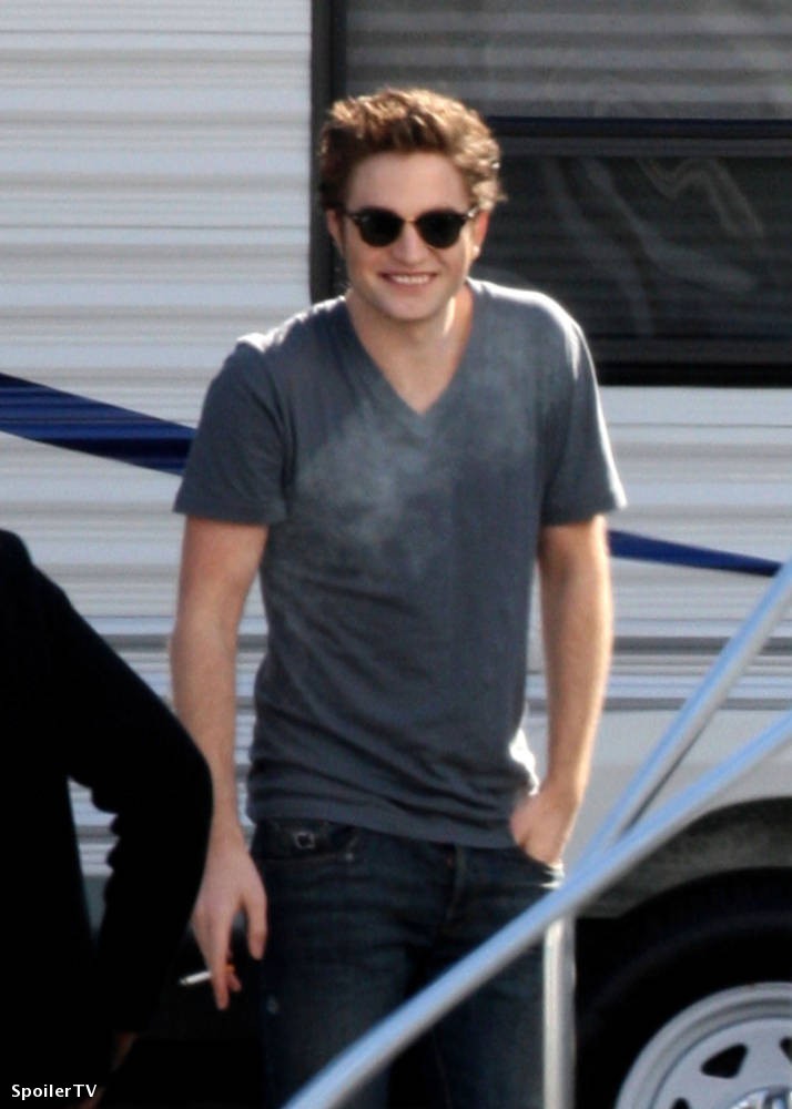 robert pattinson new moon pictures. RP-New moon
