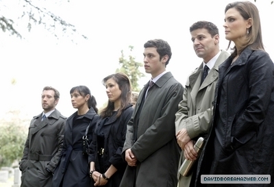  Bones-4x21 The Double Death of the Dearly Departed