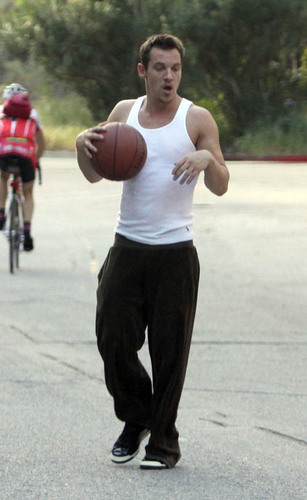  Jonathan playing バスケットボール, バスケット ボール