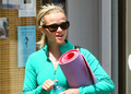 Reese at yoga - reese-witherspoon photo