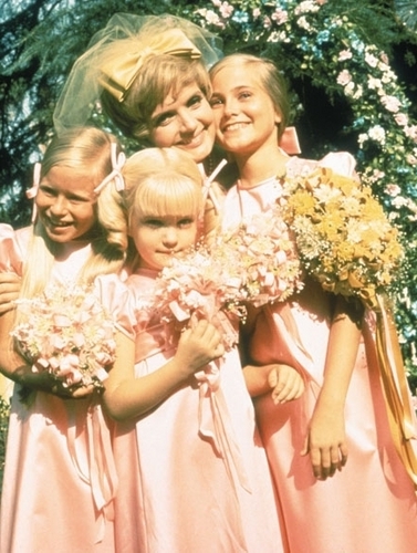  Carol Brady and Daughters