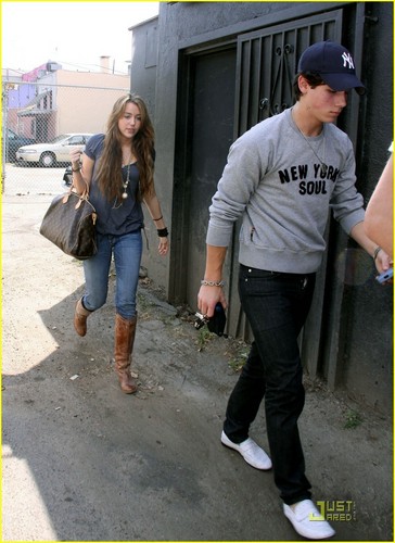  Miley and Nick went to lunch together