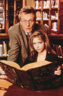 Sarah Michelle Gellar - Buffy Season 1 Promo Shot