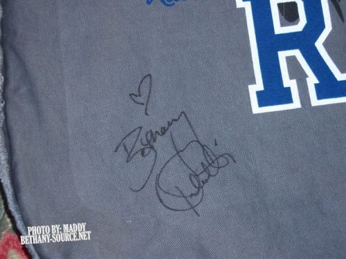  Bethany's autograph