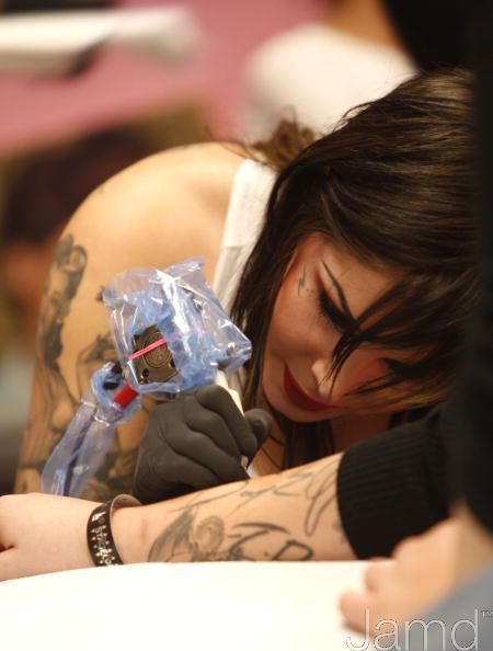 LA Inks Kat Von D Attempts A 24 Hour Guinness World Tattoo Record