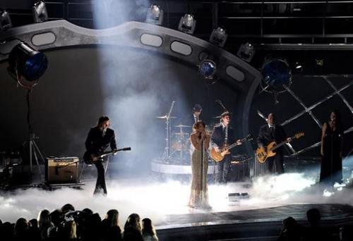  Miley Performs on American Idol
