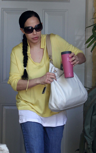  Nadya Suleman Heads Off to See the Octuplets