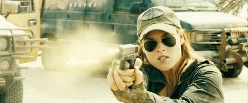 Claire-Redfield-Resident-Evil-Extinction-female-ass-kickers-5751104-1024-427.jpg