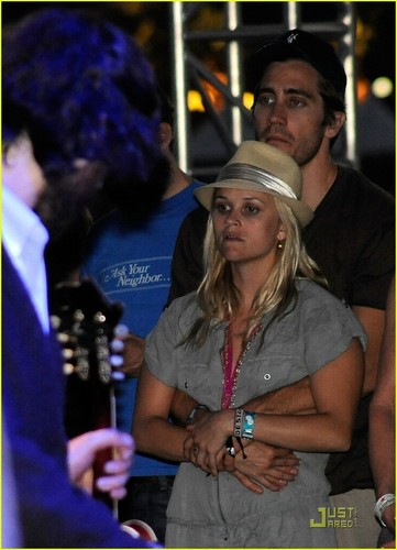  Reese and Jake during the Jenny Lewis performance at the 2009 Coachella muziki Festival (April 18)