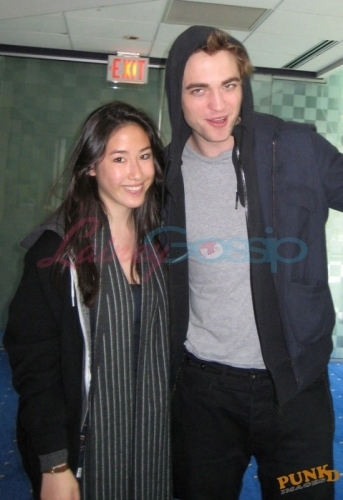  robert with 粉丝 (and kristen)