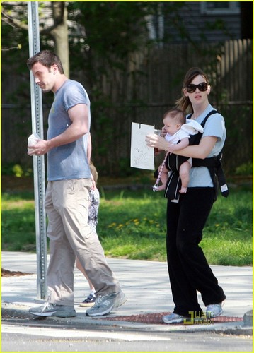 Jen & Ben out with Violet & Seraphina