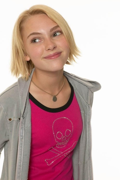 in the photo is actually anna sophia robb and she just turned 16 sorry