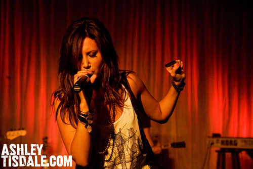  Ashley and her band doing a private دکھائیں - May 9, 2009