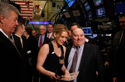  Hilary Duff Ringing of the Opening klok, bell at the NYSE