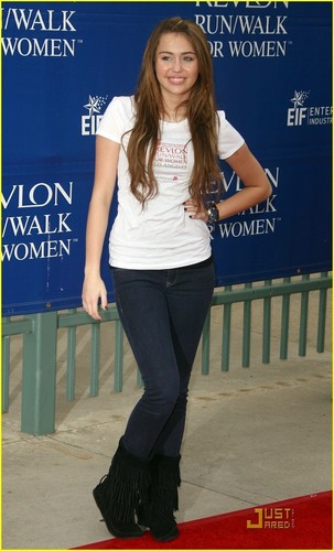  Miley @ 16th annual EIF Revlon Run/Walk For Women