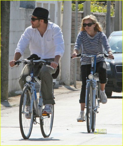  Reese Witherspoon & Jake Gyllenhaal