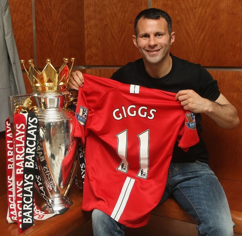 ryan giggs pictures. Prem Champs :) - Ryan Giggs