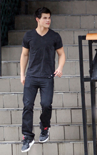  Taylor Lautner out in Vancouver - May 11