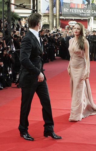  Brad and Angelina at the premiere of “Inglorious Basterds” - May 20